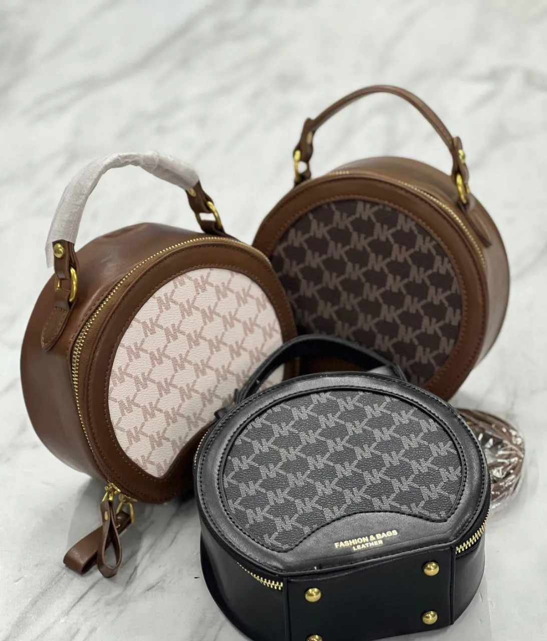 Adjustable Classy Look Sling Shoulder Handbag For Women