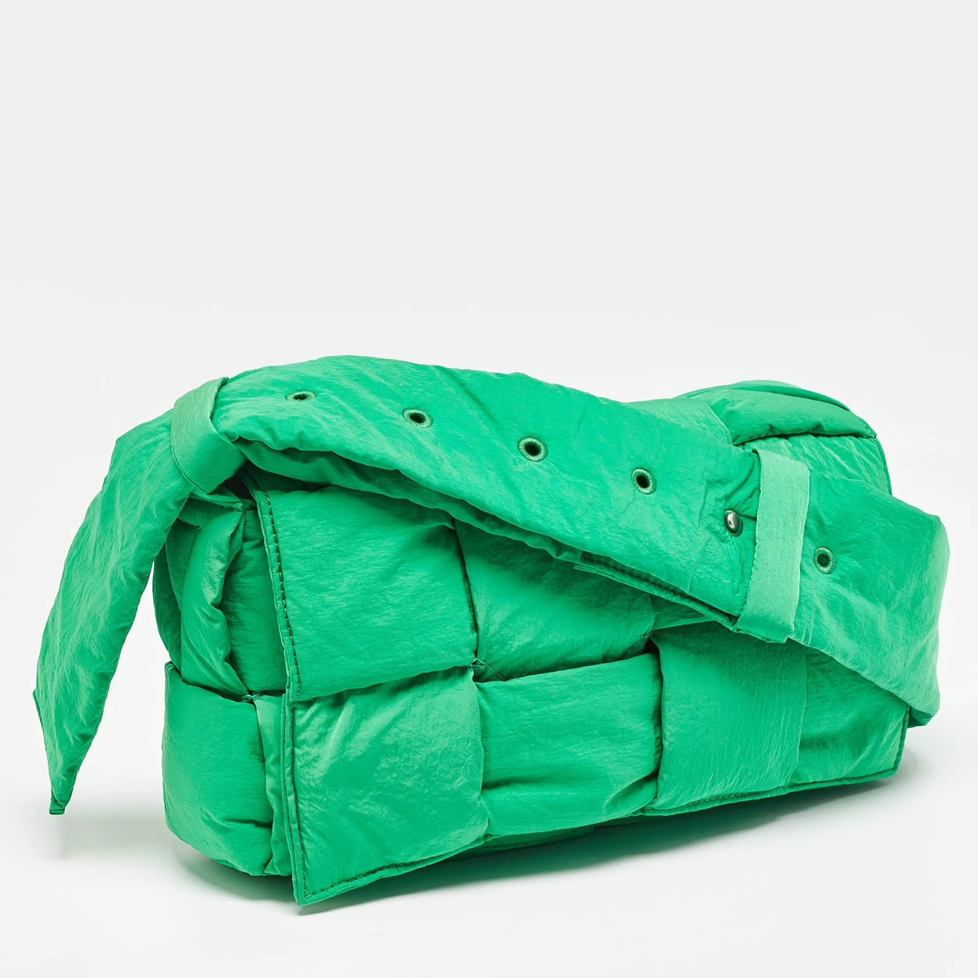 BOTTEGA VENETA Green Intrecciato Fabric Padded Cassette Shoulder Bag