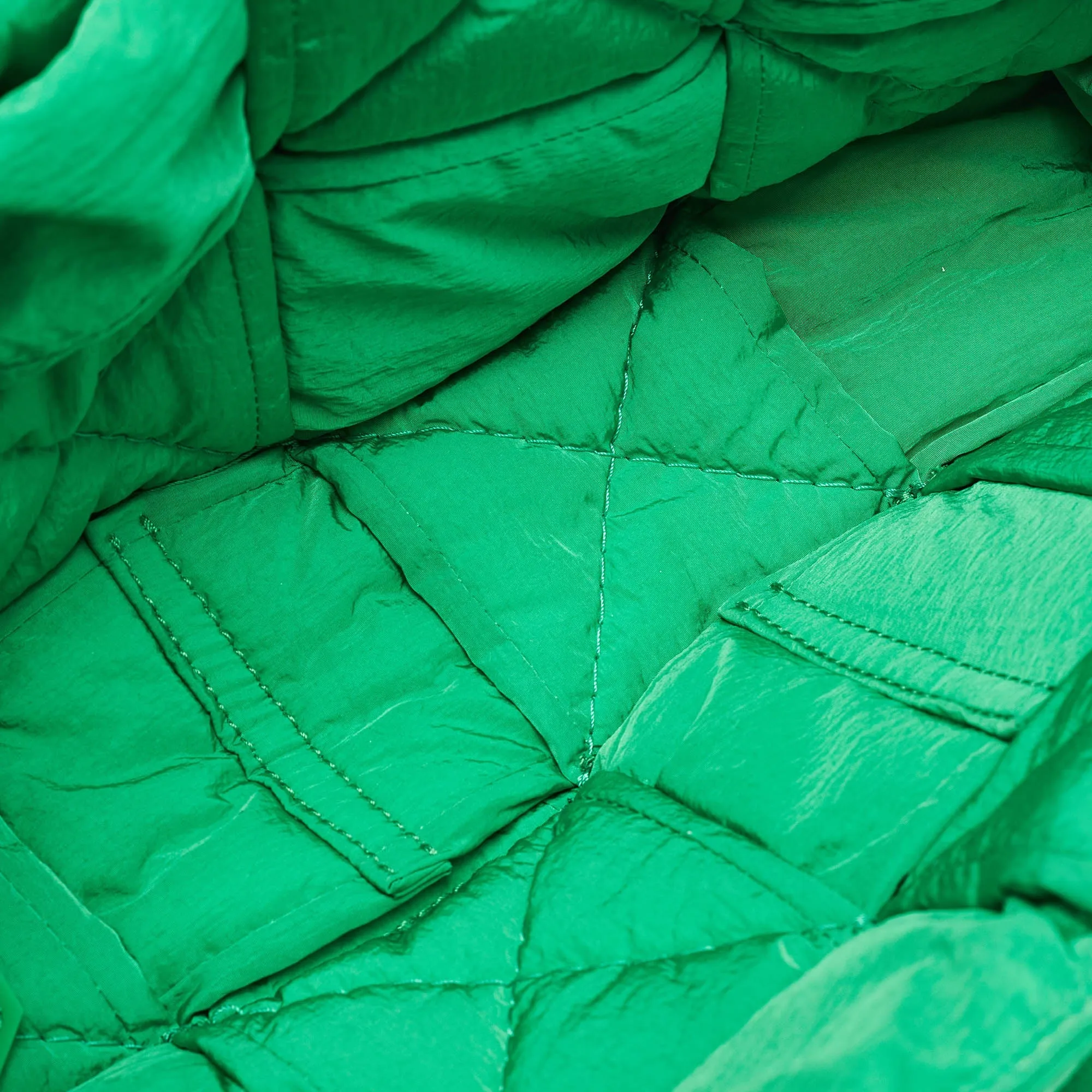 BOTTEGA VENETA Green Intrecciato Fabric Padded Cassette Shoulder Bag