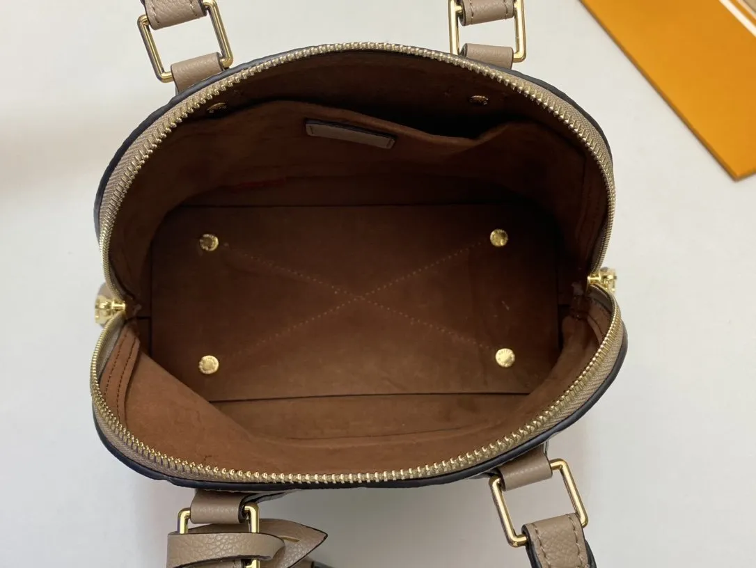 Designer Bag - LOV - 5911