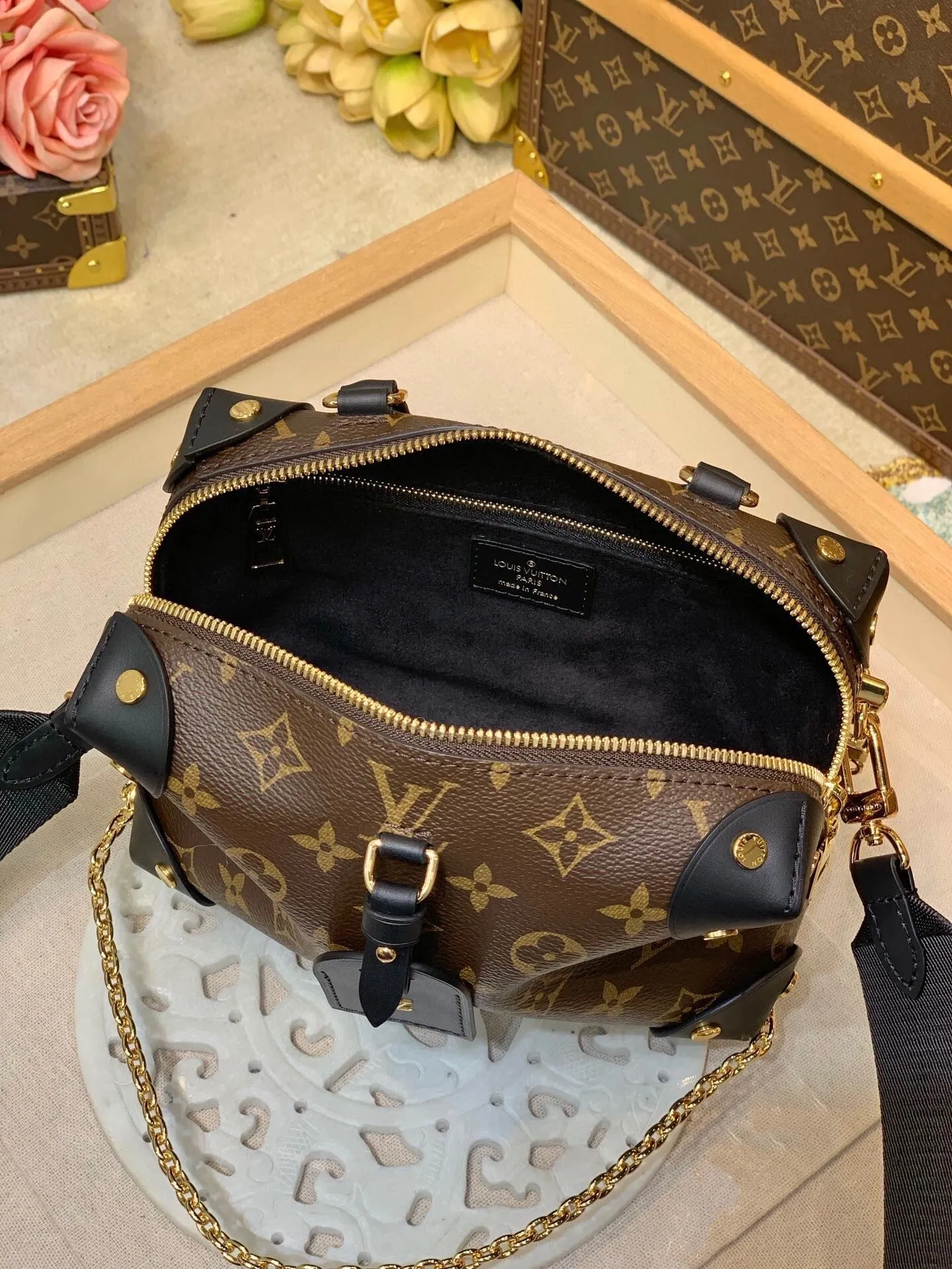 Designer Handbags - LOV - 5988