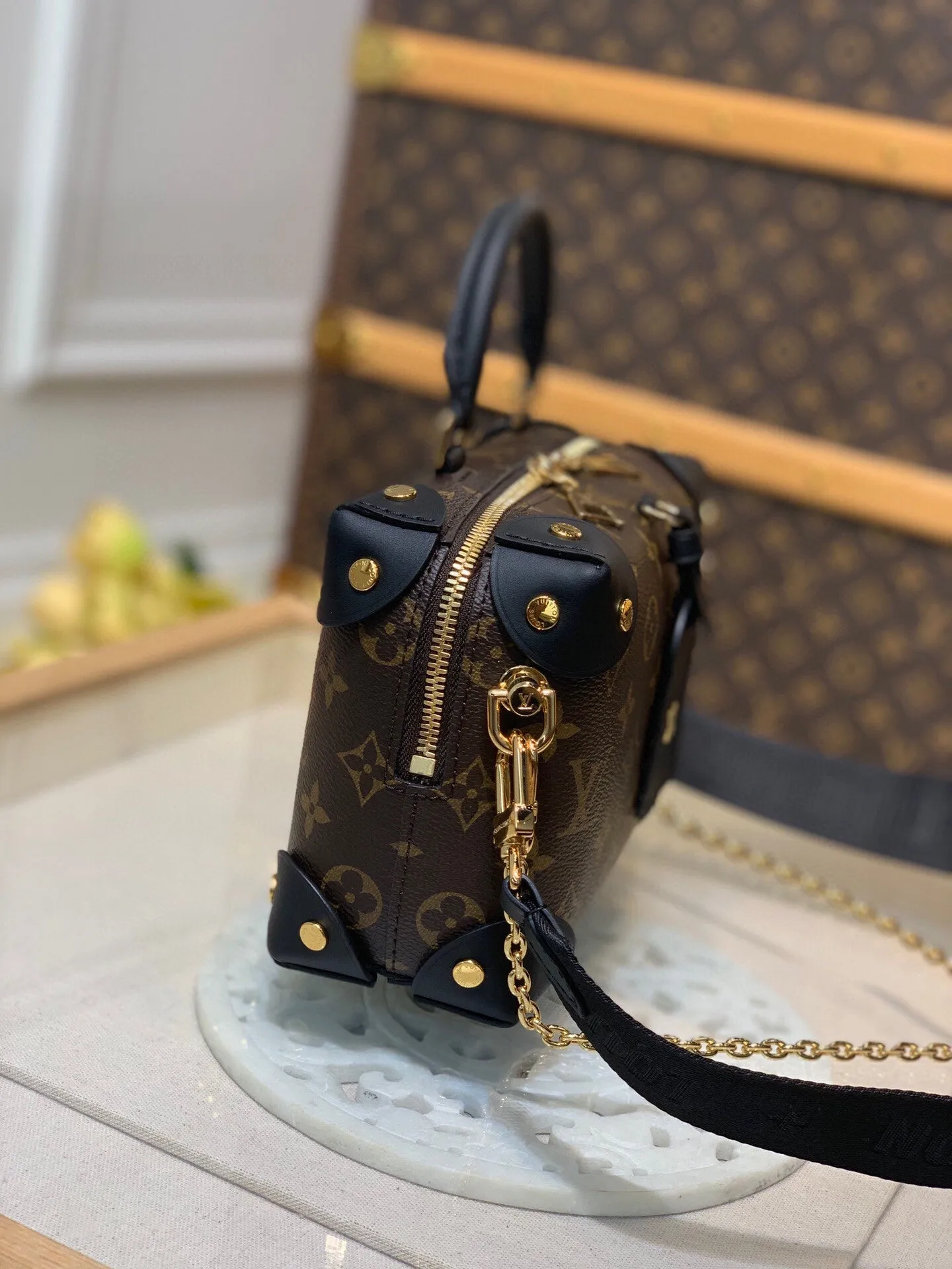 Designer Handbags - LOV - 5988