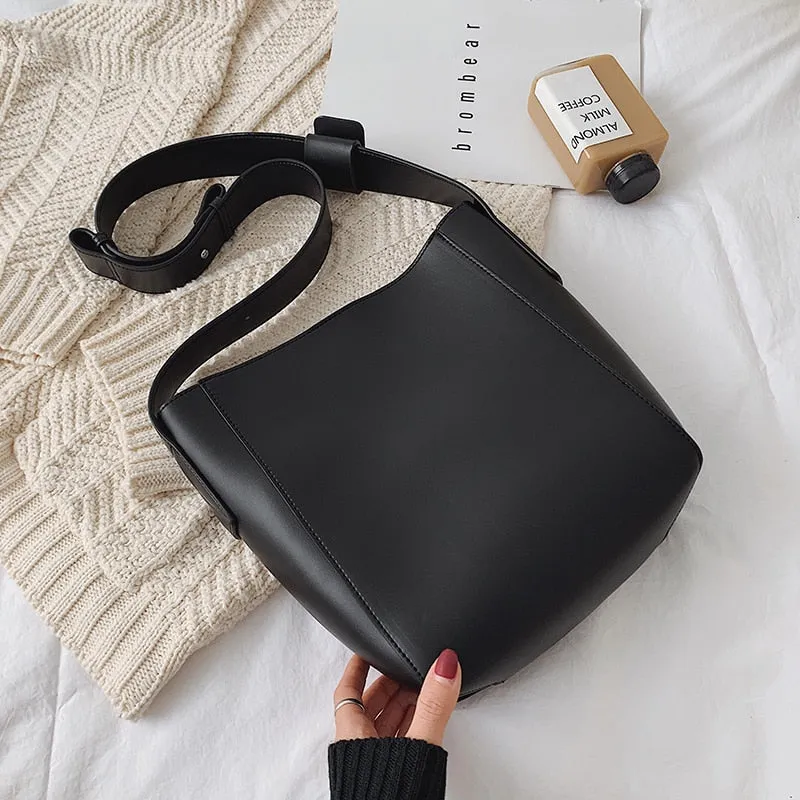High Capacity Solid Color PU Leather Crossbody Bags For Women 2021 Bucket Bags Ladies Handbags With Wide Belt Travel Handbags
