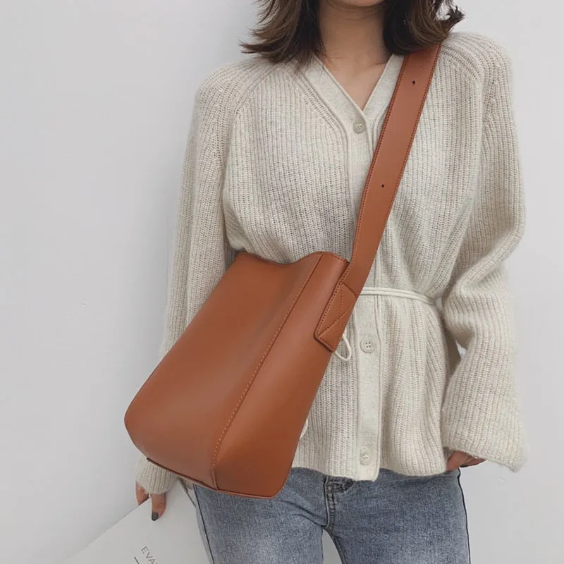 High Capacity Solid Color PU Leather Crossbody Bags For Women 2021 Bucket Bags Ladies Handbags With Wide Belt Travel Handbags