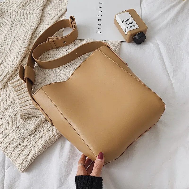 High Capacity Solid Color PU Leather Crossbody Bags For Women 2021 Bucket Bags Ladies Handbags With Wide Belt Travel Handbags