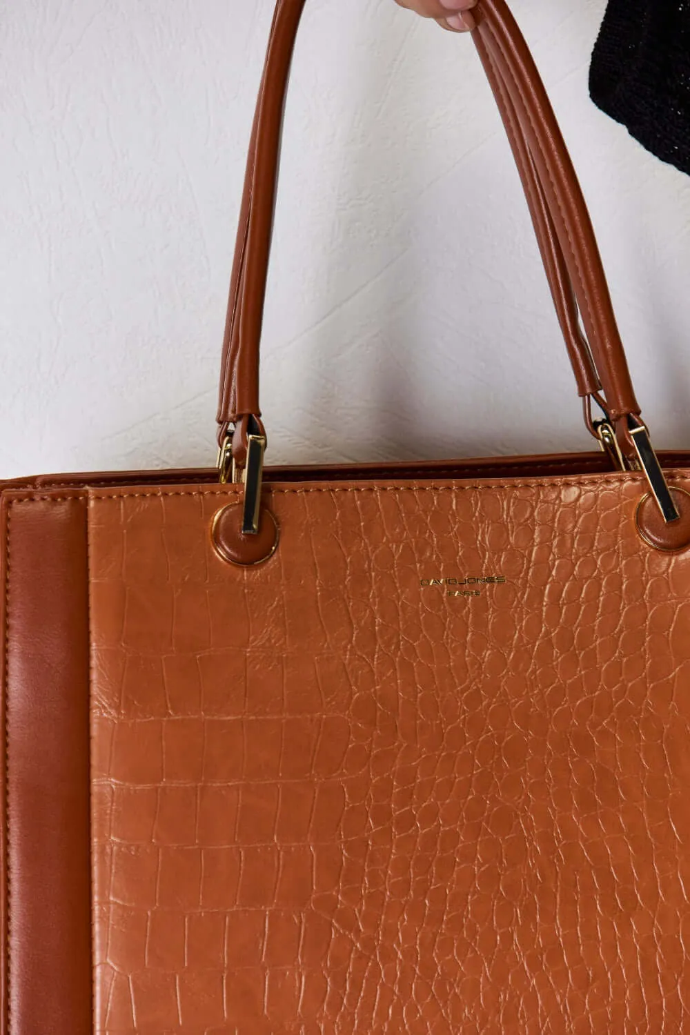 Textured PU Leather Handbag - Stylish &amp; Durable Choice
